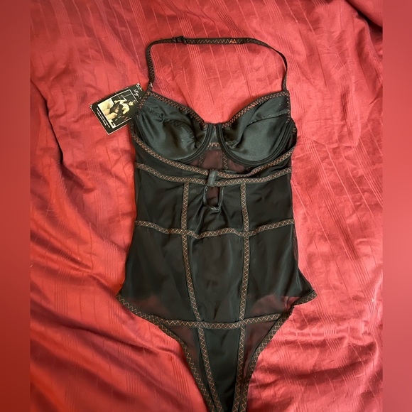 Black lingerie bodysuit from Leg Avenue with harness straps on top - Picture 4 of 5